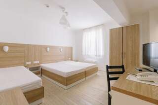 Отель Eco Hotel Zdravetz Tsar Kaloyan Двухместный номер с двуспальной кроватью и дополнительной кроватью-3